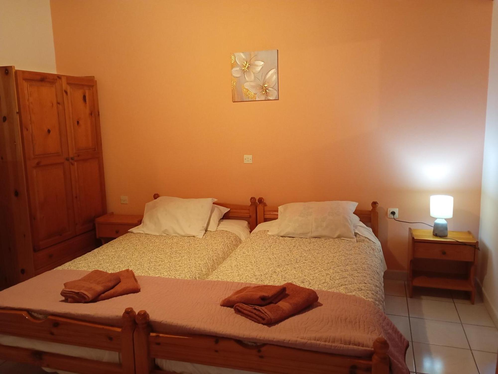 Mylonas Rooms Pandokrátor Exterior foto
